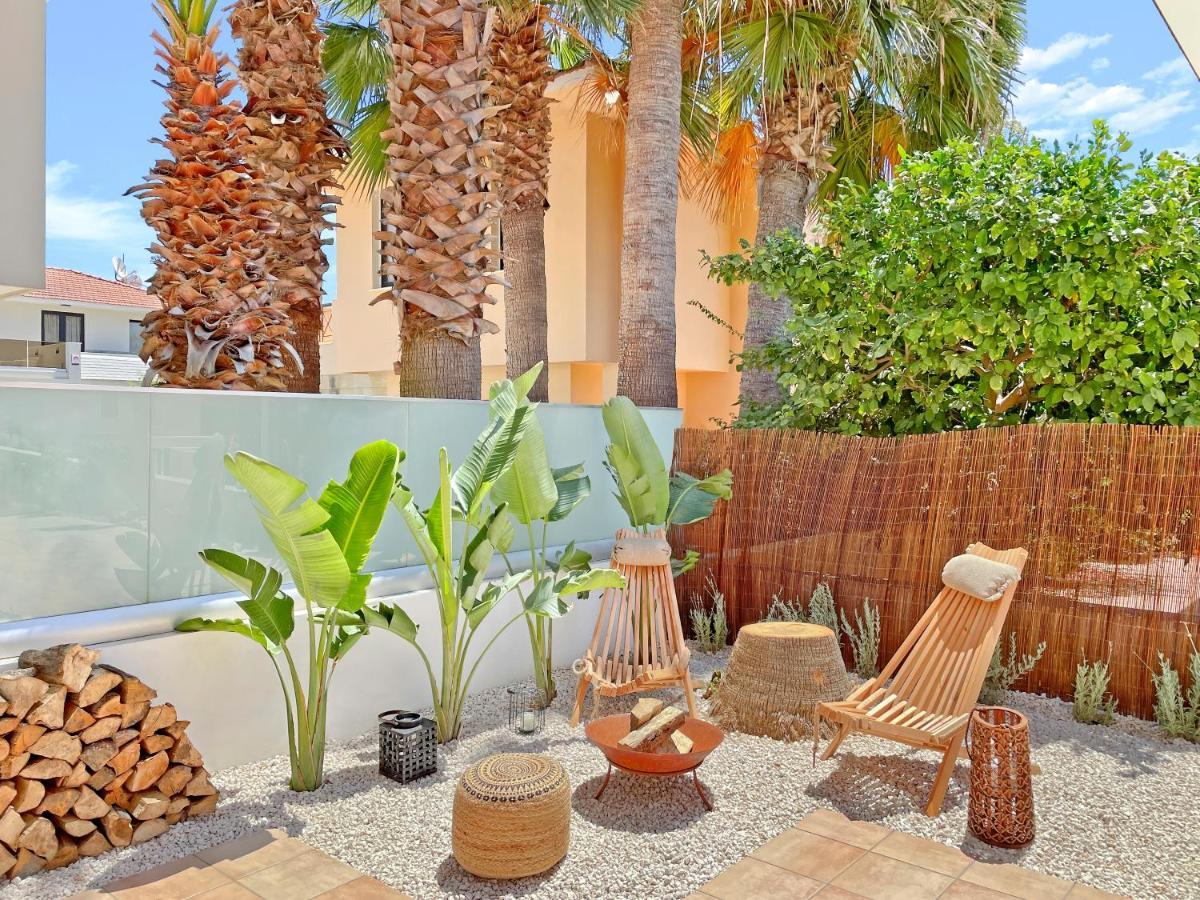 Villa Alba With Beach Access Larnaca Eksteriør billede